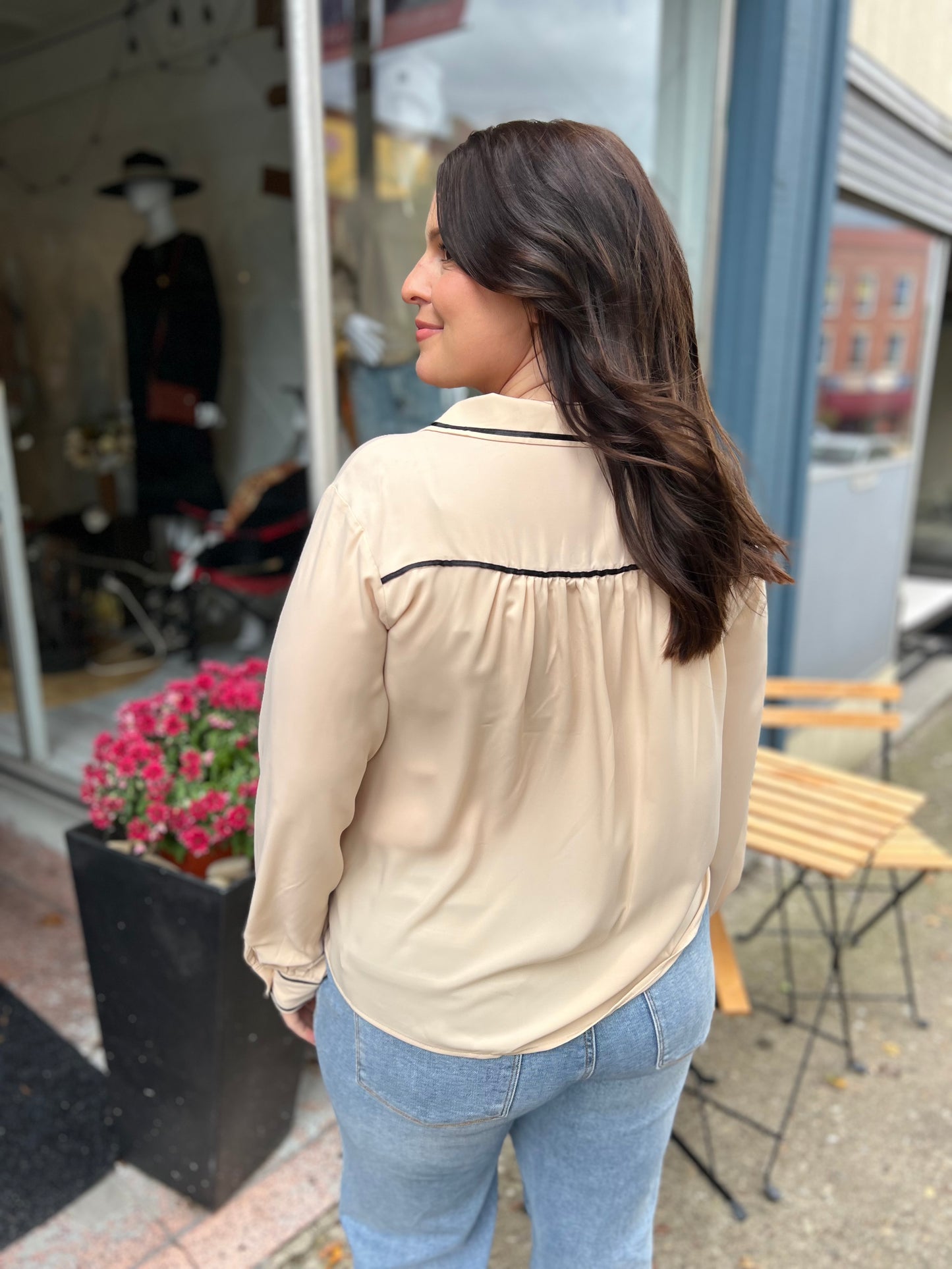 *Final Sale* To The Point Button-Up