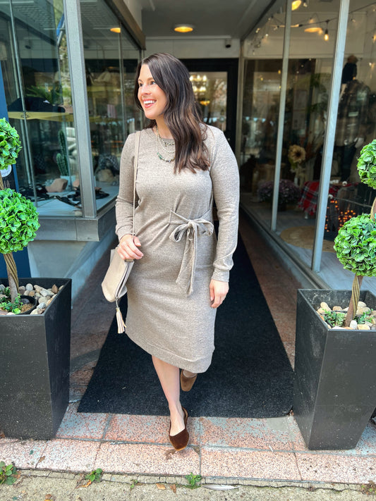 *Final Sale* Timeless Ribbon Dress