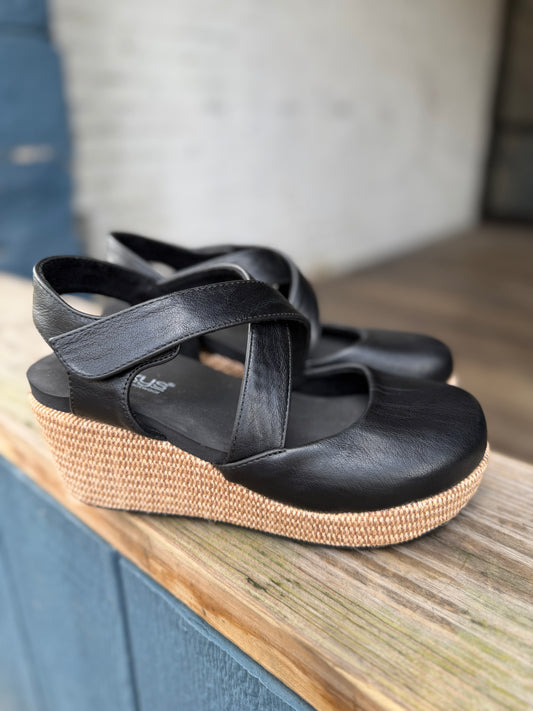 Corkys Whats The Rush Wedges