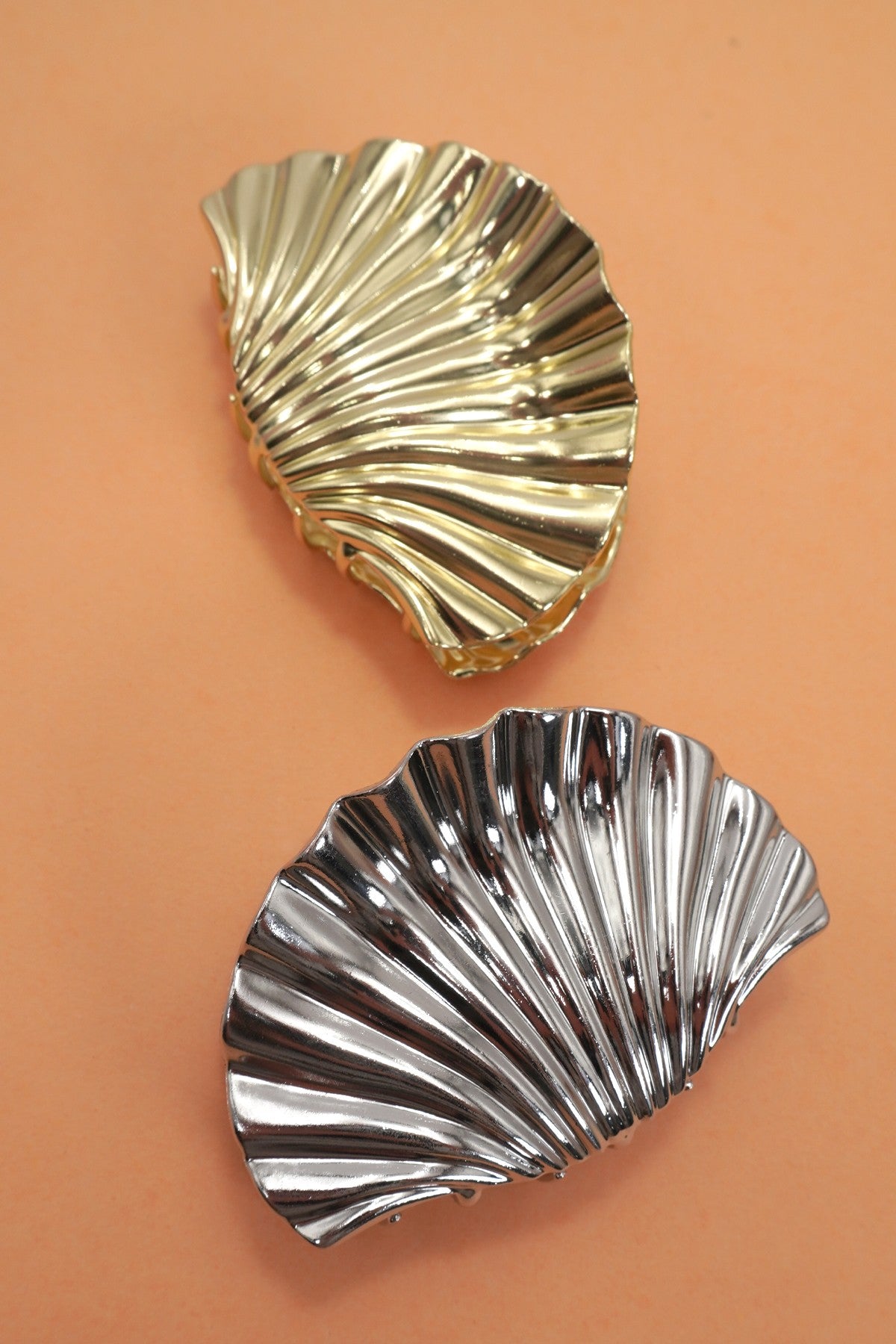 Metallic Seashell Claw Clip