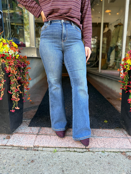Judy Blue Medium Charlotte Flare Jeans