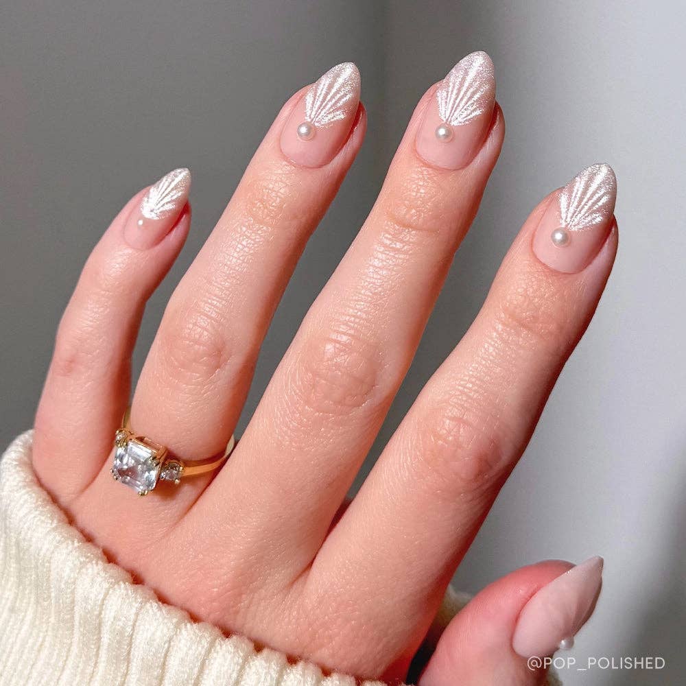 Honeymoon Press-On Nail Set
