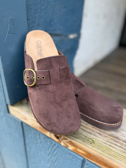 Corkys Distracted Clogs