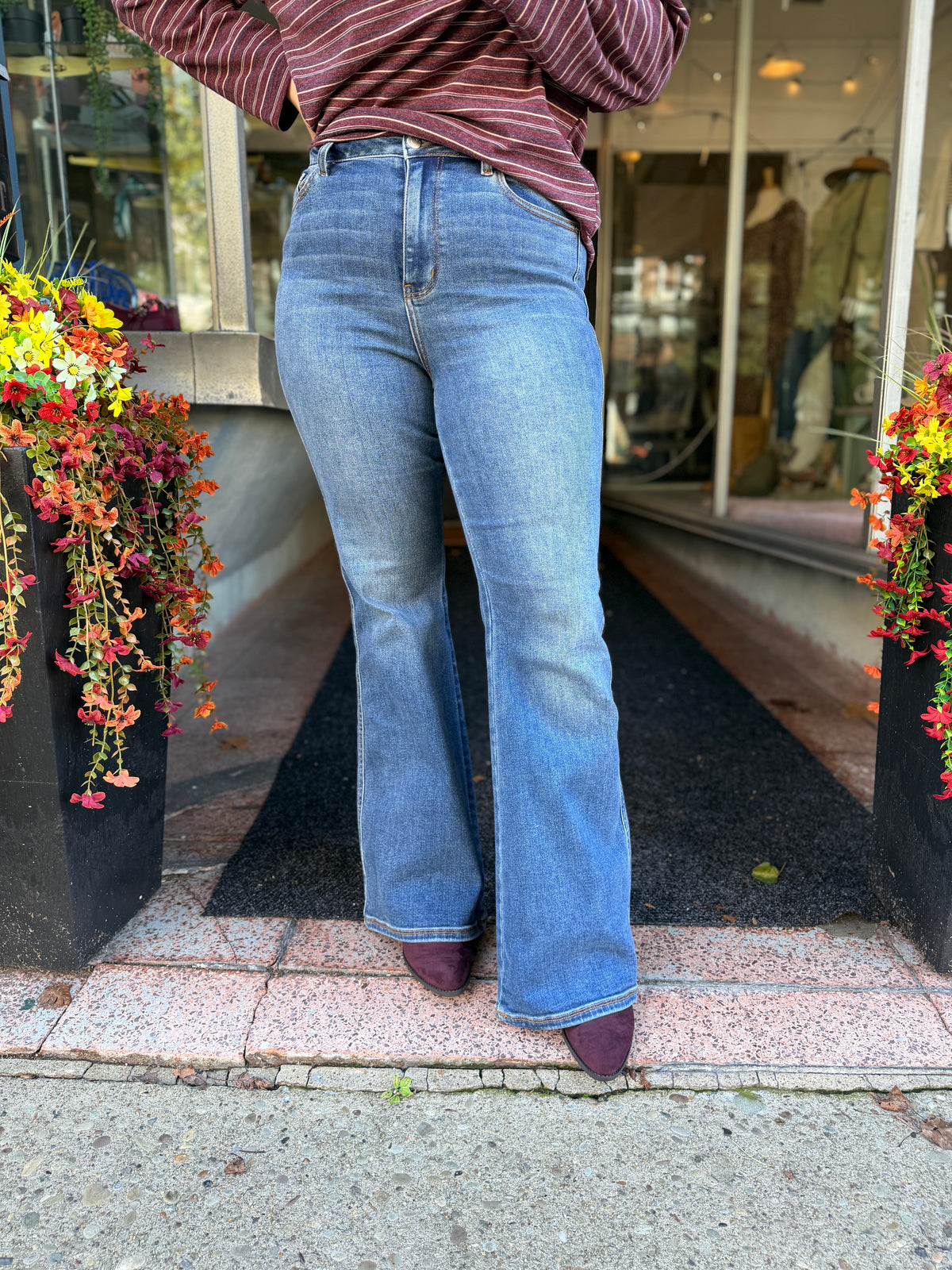 Judy Blue Medium Charlotte Flare Jeans