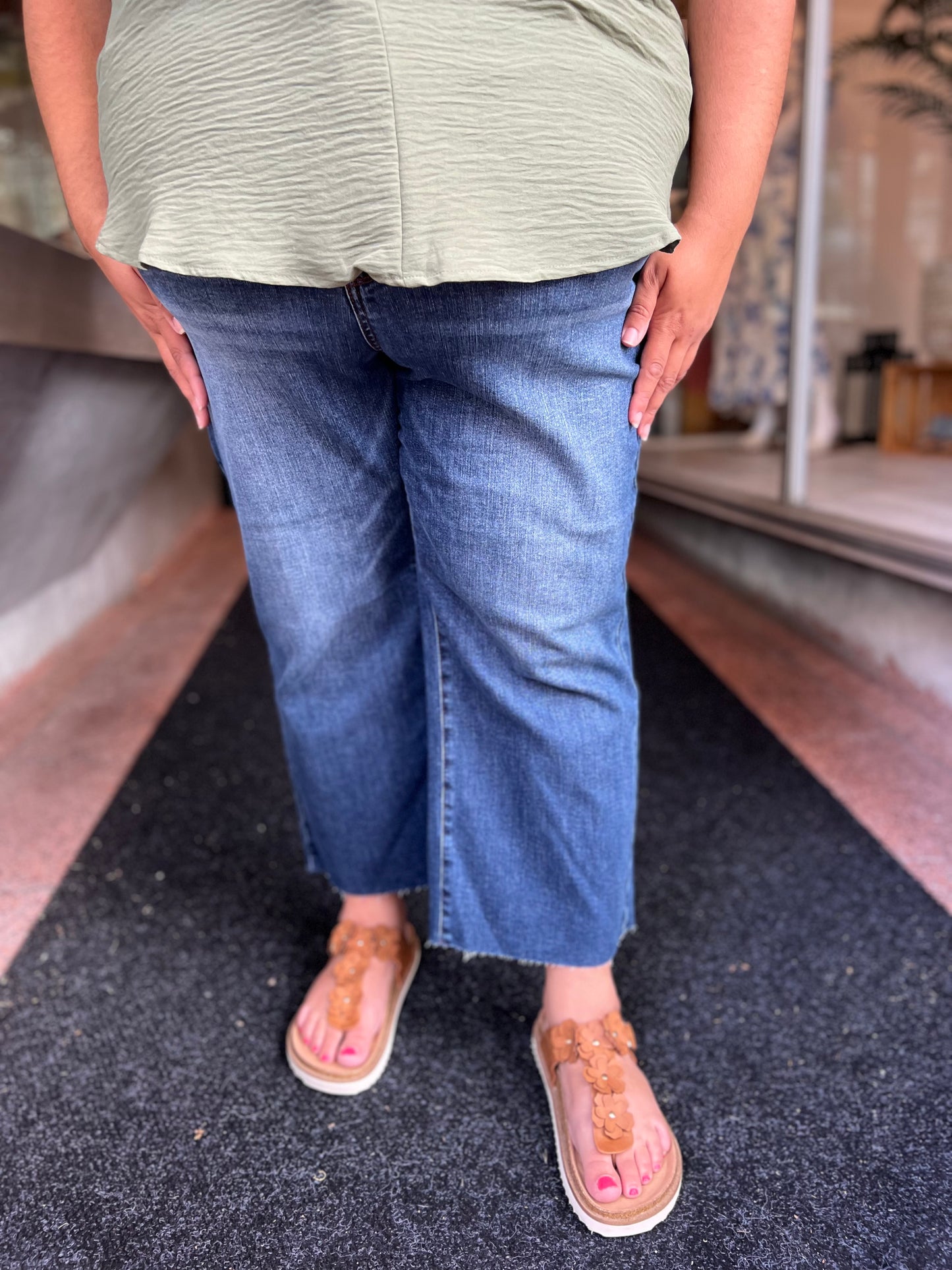 *Final Sale* JB Embroidered Pocket Crop Jeans