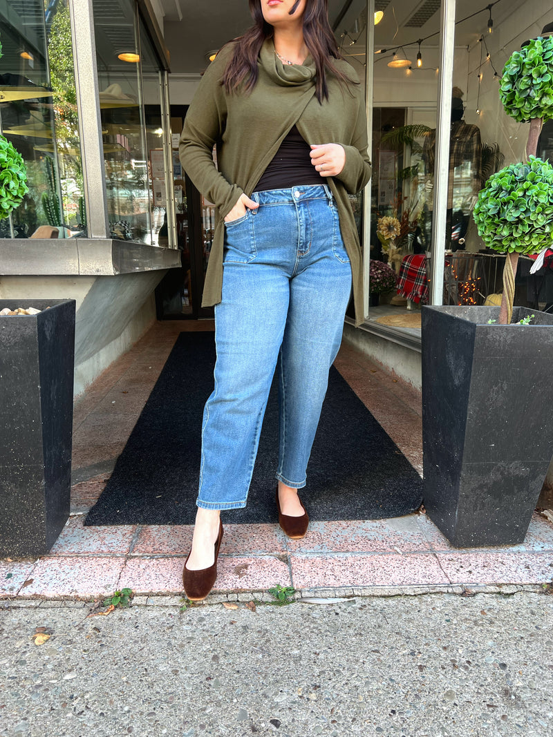 Judy Blue Soft Barrel Jeans