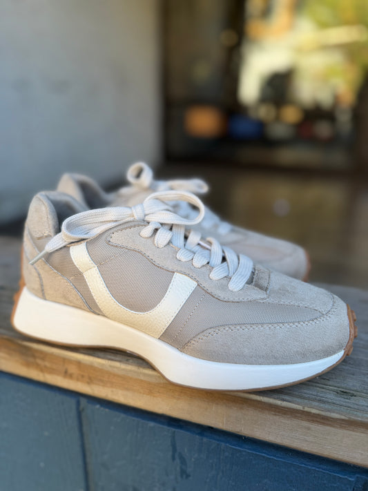 GC Howell Sand Sneaker