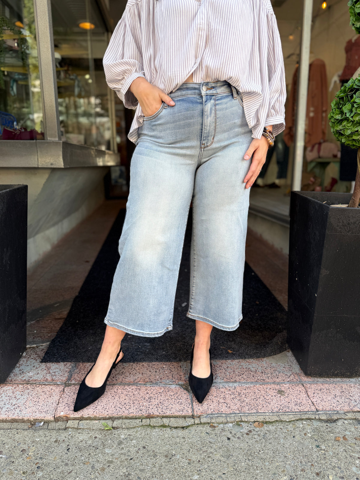 JB Medium Rise Crop Wide Leg Jean