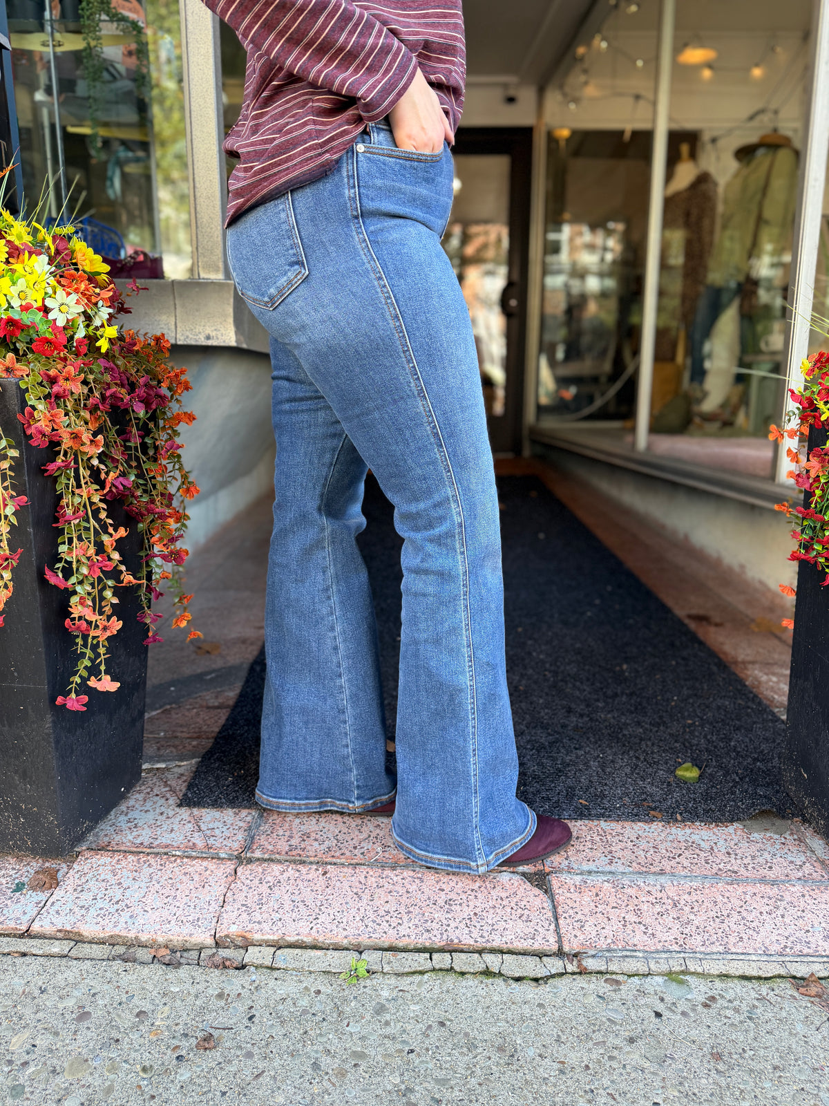 Judy Blue Medium Charlotte Flare Jeans