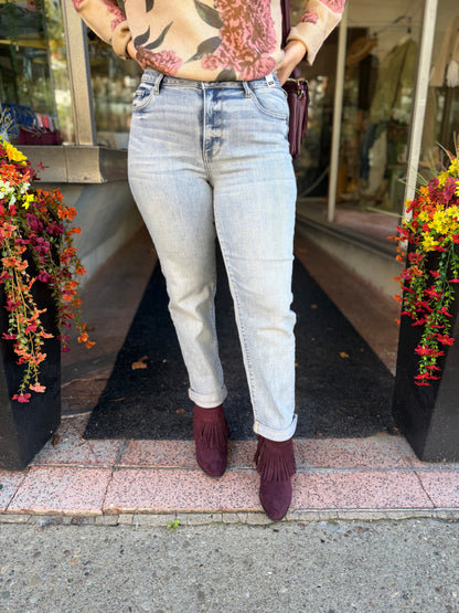 Judy Blue Medium Rise Boyfriend Jeans