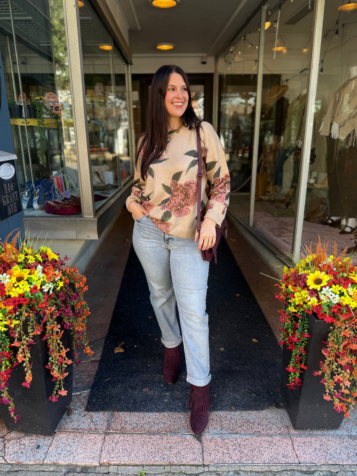 Judy Blue Medium Rise Boyfriend Jeans